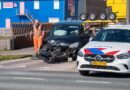 Schade bij aanrijding tussen auto en bus in Poort